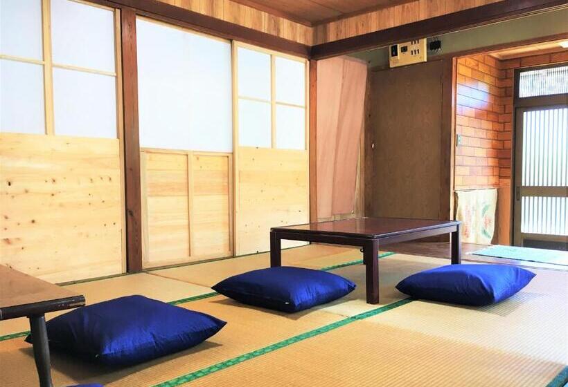 Cămin 奄美ゲストハウス Hub A Nice Inn