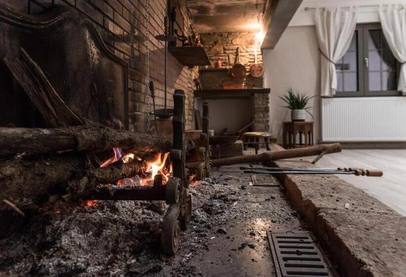 Le Mas Des Colombes Chambres D Hôtes B&b & Spa