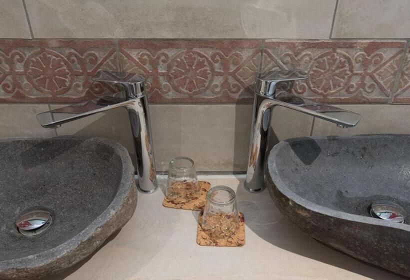 Le Mas Des Colombes Chambres D Hôtes B&b & Spa