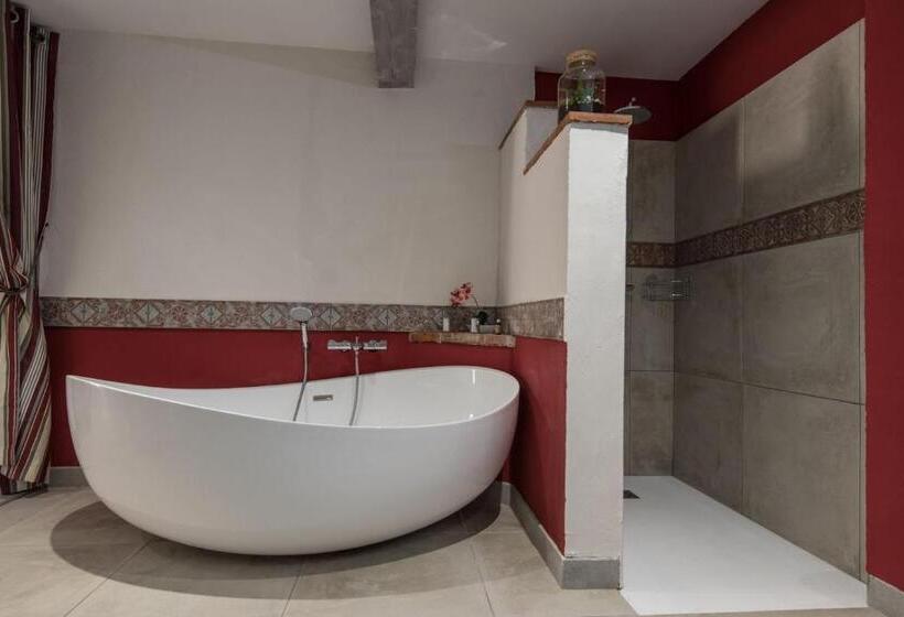 Le Mas Des Colombes Chambres D Hôtes B&b & Spa