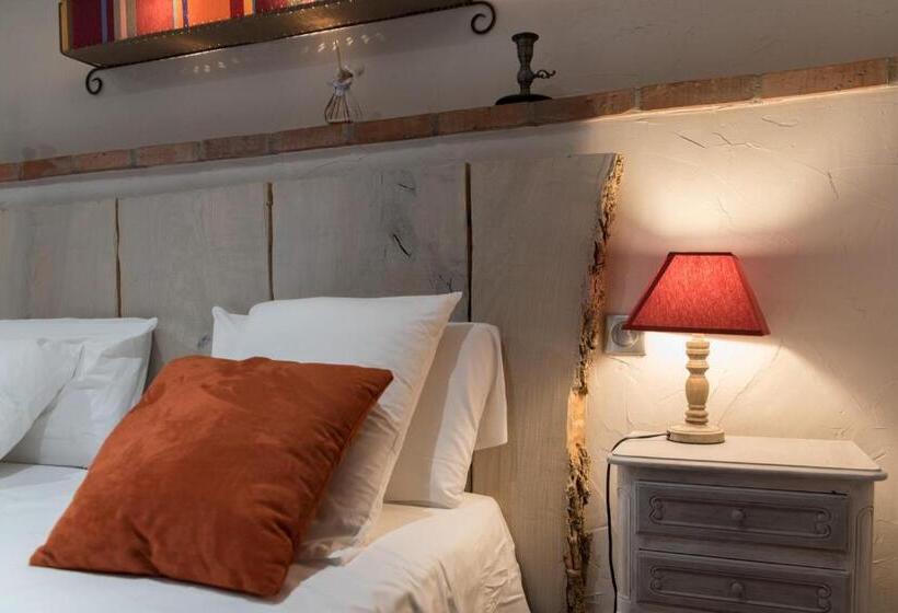 Le Mas Des Colombes Chambres D Hôtes B&b & Spa