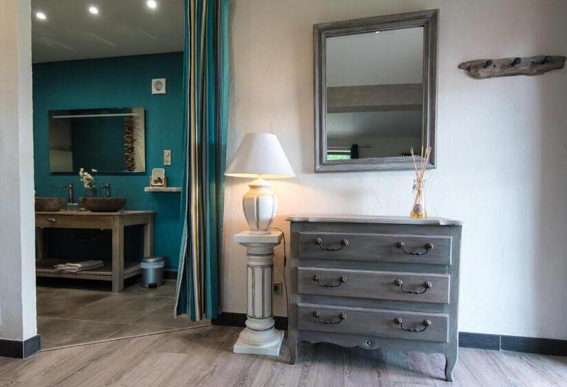 Le Mas Des Colombes Chambres D Hôtes B&b & Spa