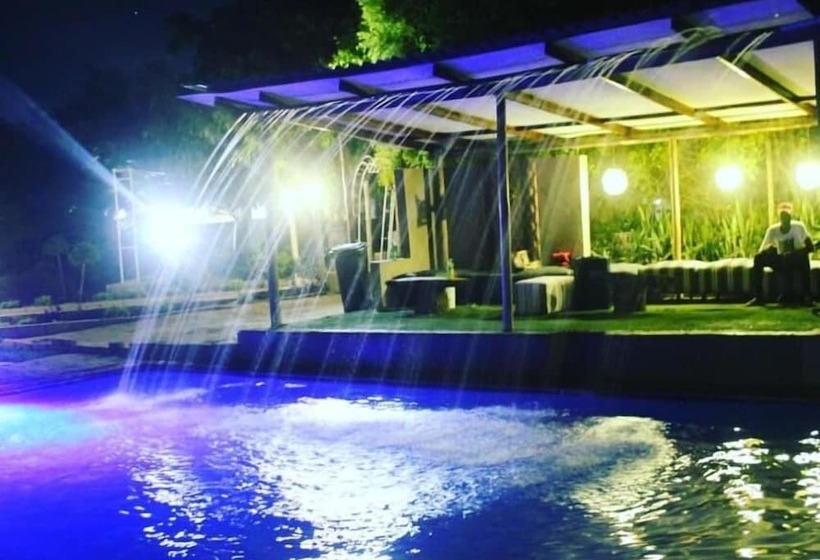 مبيت وإفطار Riverside's Kaia