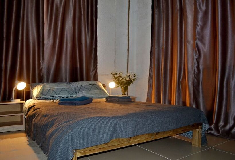 Capsule Hotel Tolmachevo