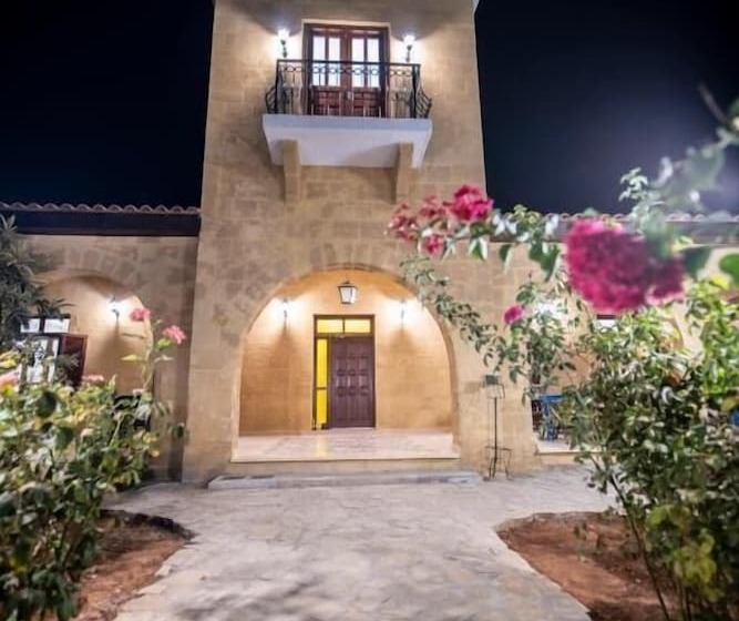 פונדק Nicosia Taskonak Hotel & Restaurant