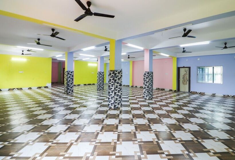 ホテル Akankha By Oyo Rooms