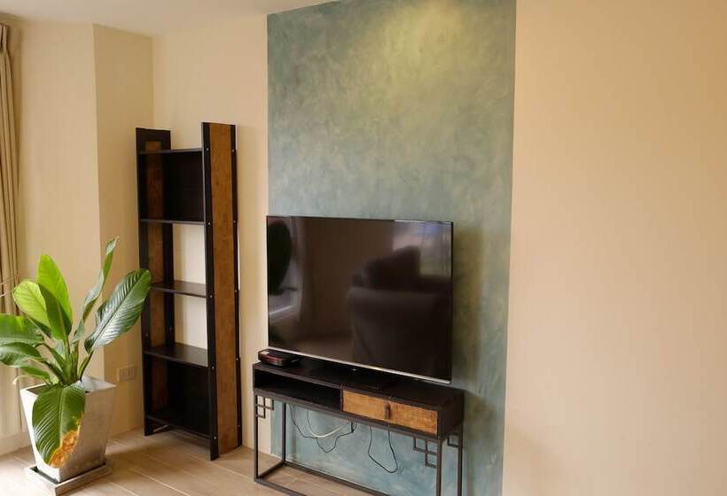 فندق Arcadia Maephim Serviced Apartment