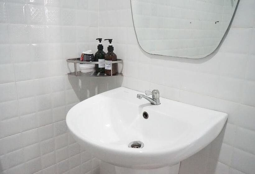 בית מלון כפרי Chaiyai River Front