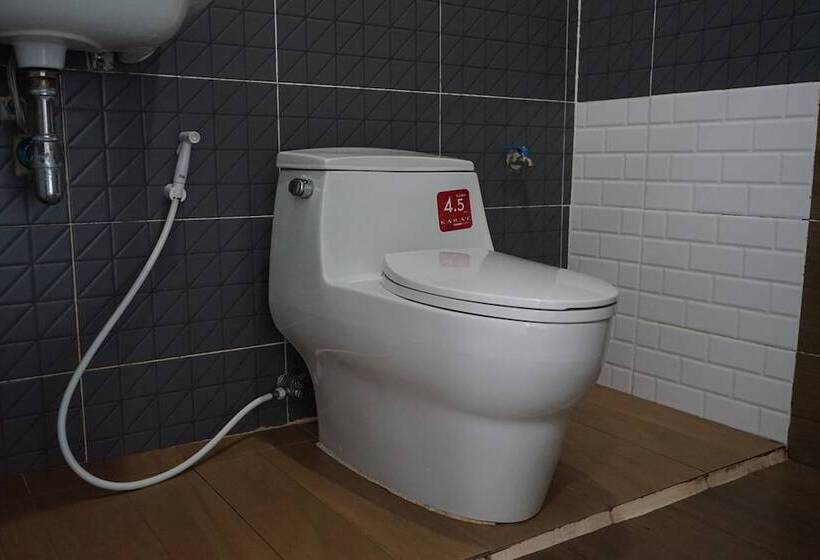 בית מלון כפרי Chaiyai River Front