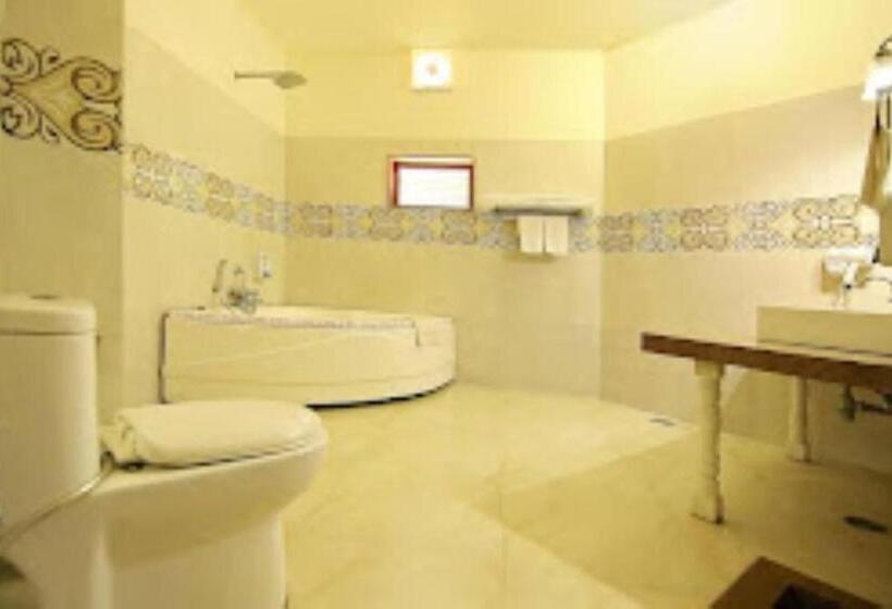 فندق Chandrawati Palace