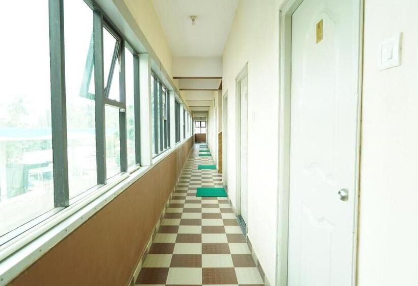 ホテル Spot On 41441 Chinthu Comforts