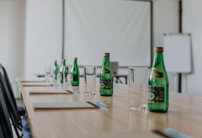 בית מלון כפרי Dwór Klembów