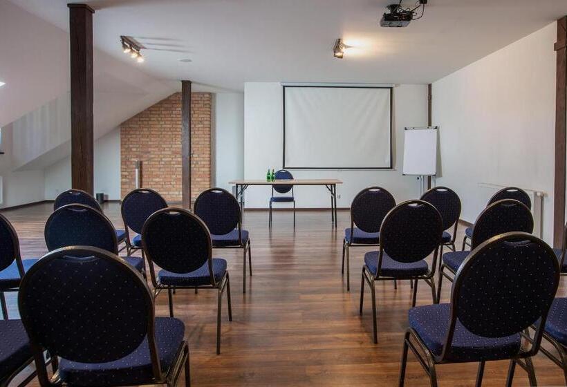 בית מלון כפרי Dwór Klembów