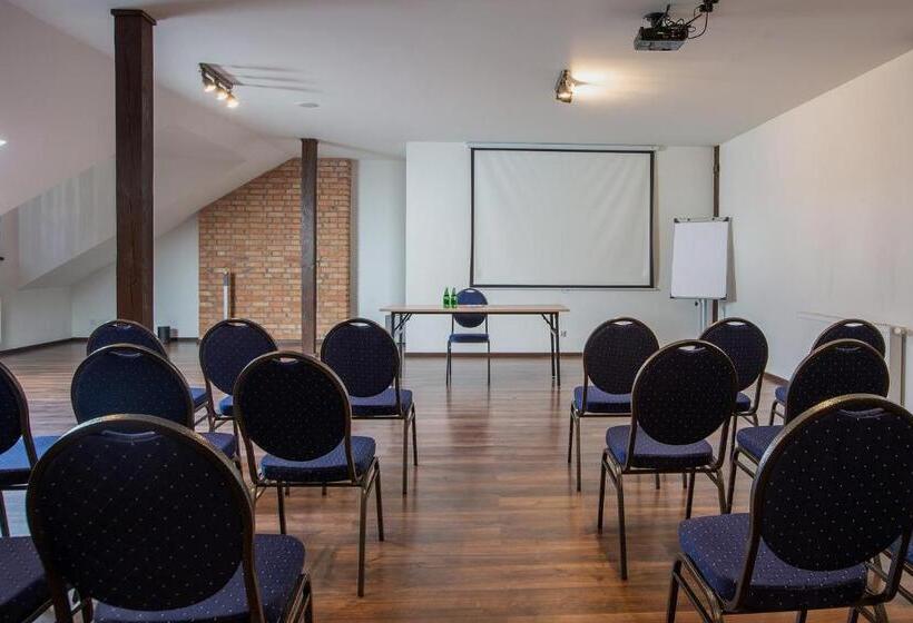 בית מלון כפרי Dwór Klembów