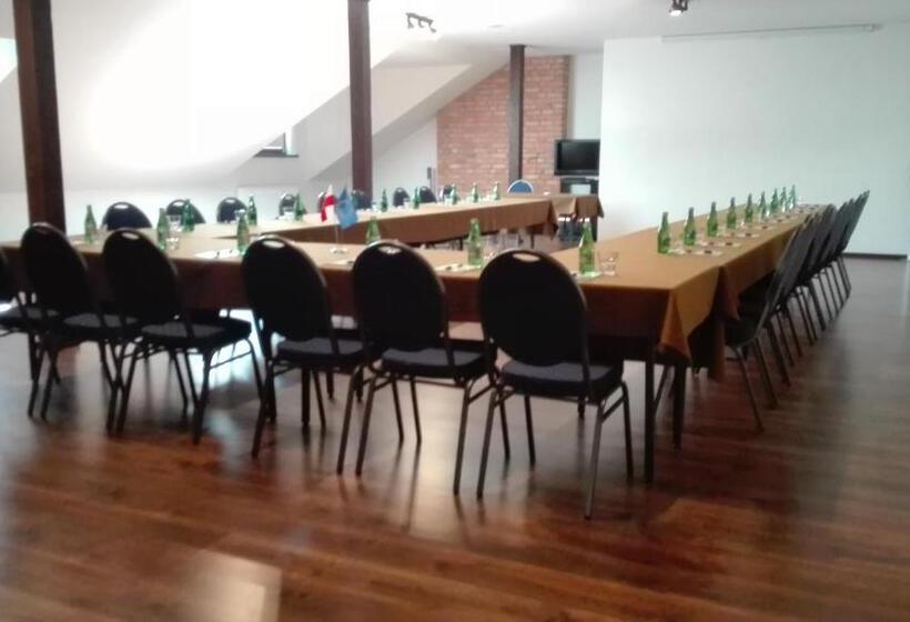 בית מלון כפרי Dwór Klembów