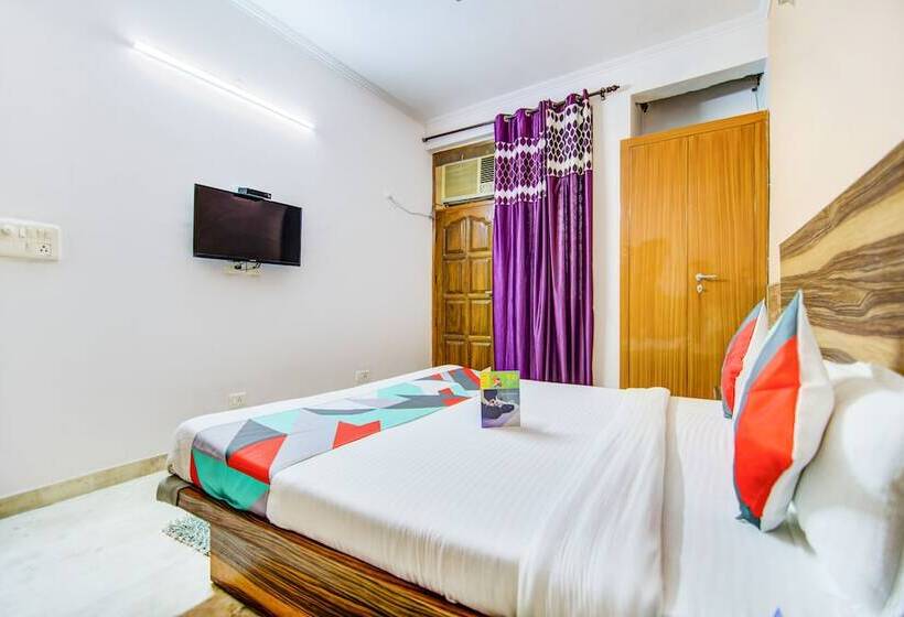 בית מלון כפרי Fabexpress Sky Residency