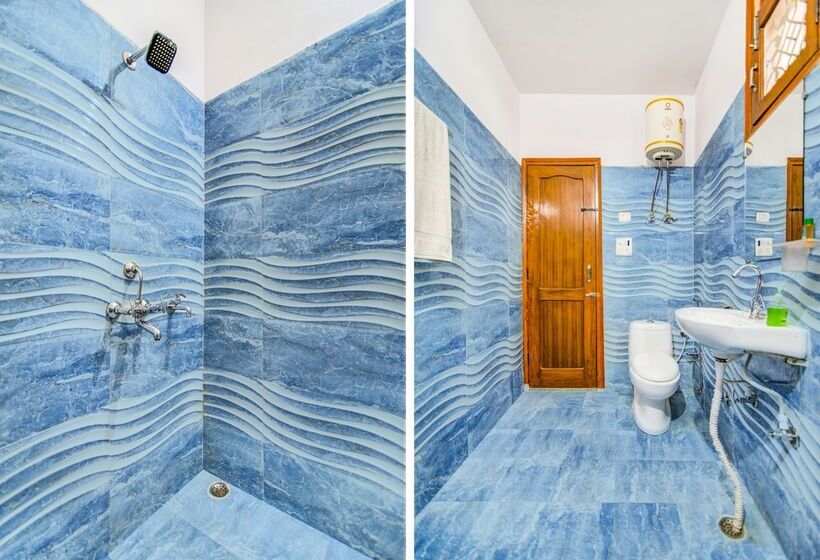 בית מלון כפרי Fabexpress Sky Residency