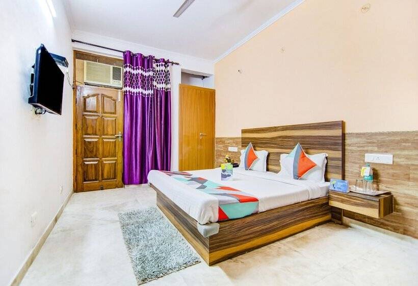 בית מלון כפרי Fabexpress Sky Residency