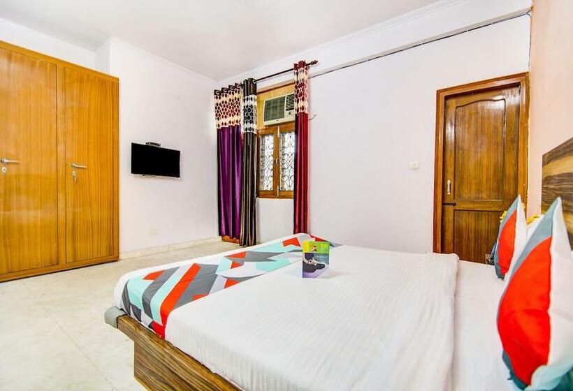 בית מלון כפרי Fabexpress Sky Residency