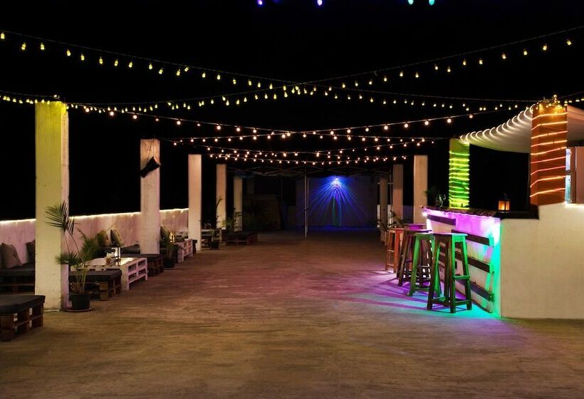 호텔 Fantasy Resort Goa