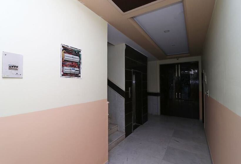 فندق Gurudham Vrindavan By Oyo Rooms