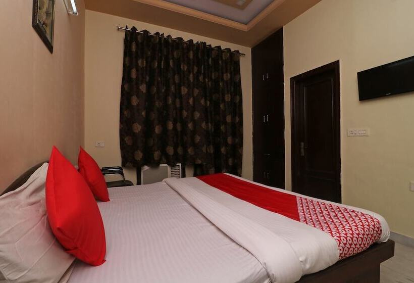 فندق Gurudham Vrindavan By Oyo Rooms