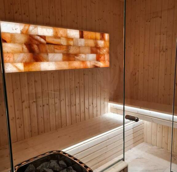 酒店 Hôtel Restaurant La Couronne By K