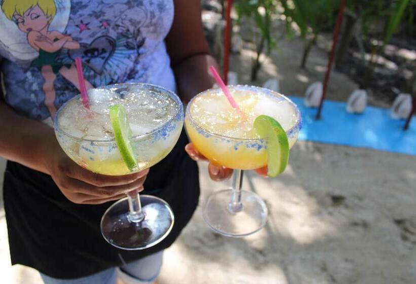 בית מלון כפרי Little Corn Beach And Bungalow