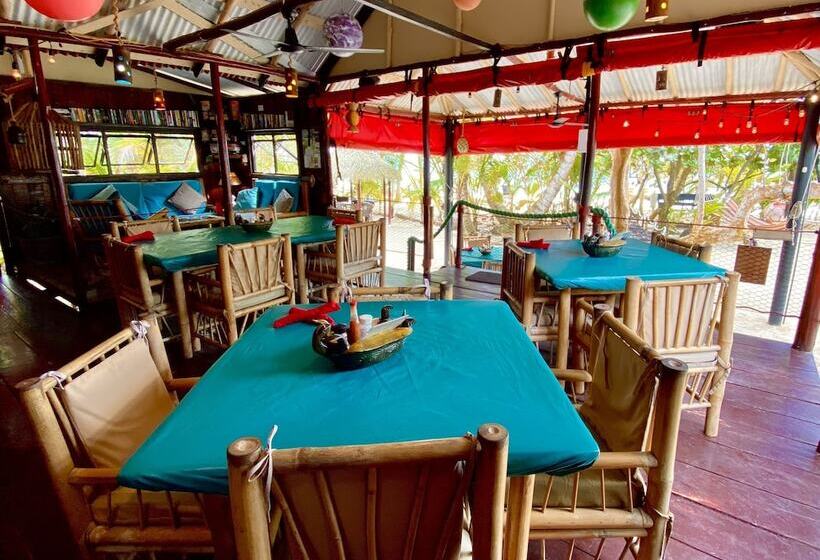 בית מלון כפרי Little Corn Beach And Bungalow