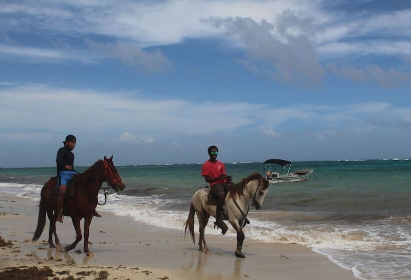 בית מלון כפרי Little Corn Beach And Bungalow