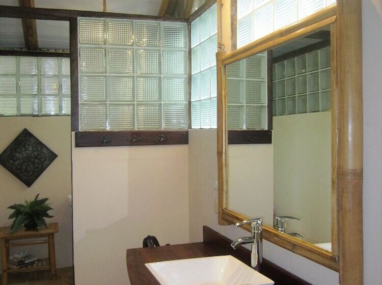 בית מלון כפרי Little Corn Beach And Bungalow