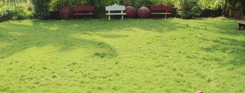 בית מלון כפרי Lsq Luxuria Villa