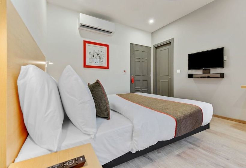 Отель Super Townhouse Sector 49 Near Logix City Centre