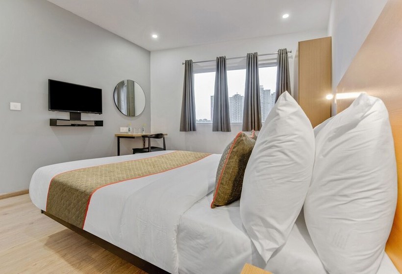 Отель Super Townhouse Sector 49 Near Logix City Centre