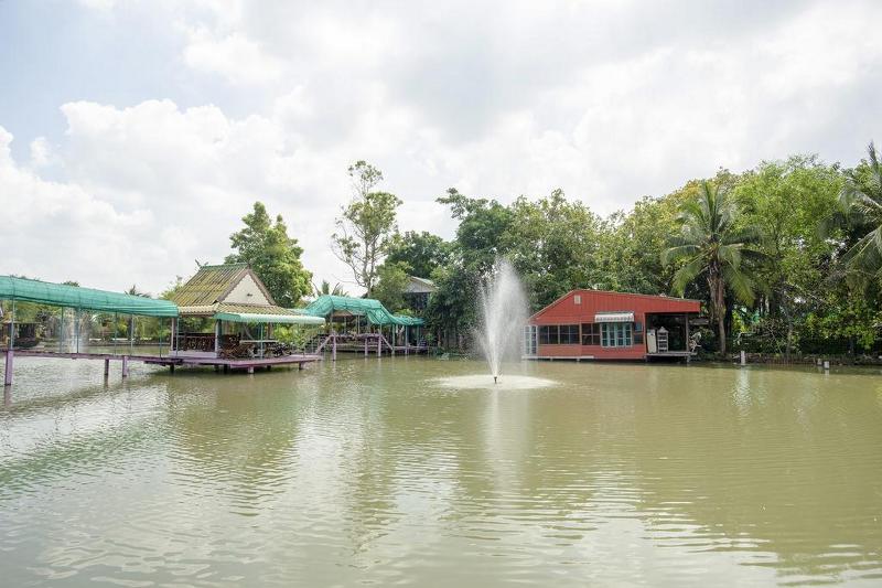 בית מלון כפרי Raknatee Resort