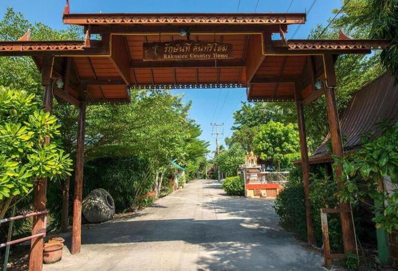 בית מלון כפרי Raknatee Resort