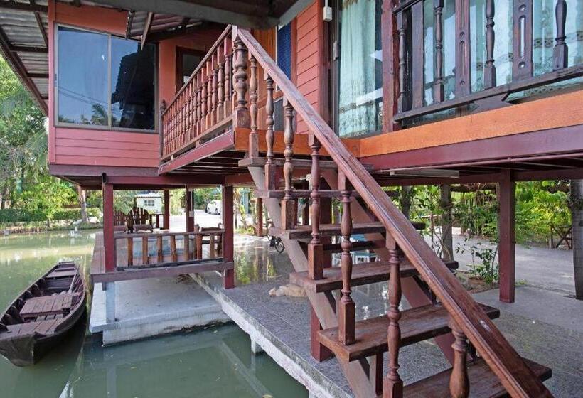 בית מלון כפרי Raknatee Resort