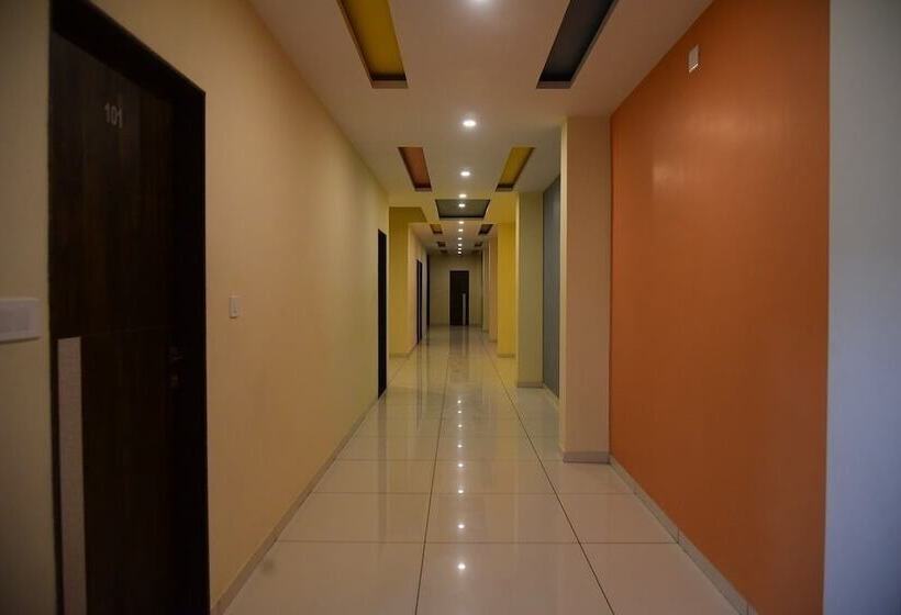 فندق Savera Palace