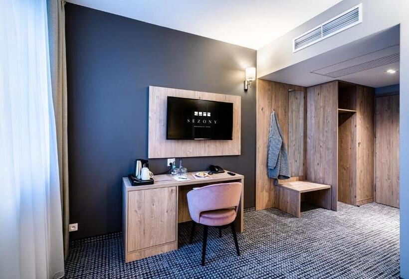 ホテル Sezony. Restauracja I