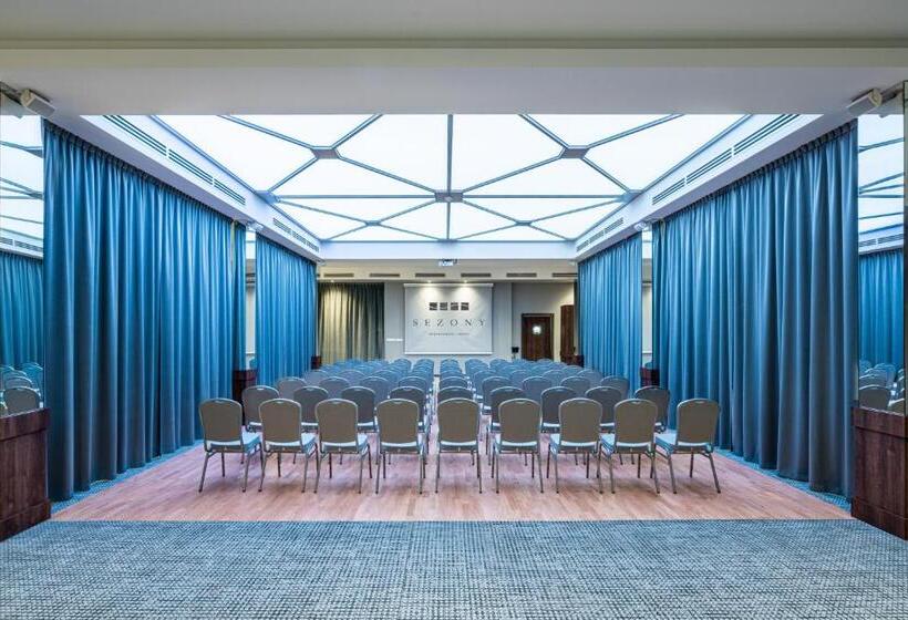 בית מלון כפרי Sezony. Restauracja I