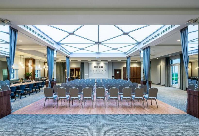 ホテル Sezony. Restauracja I