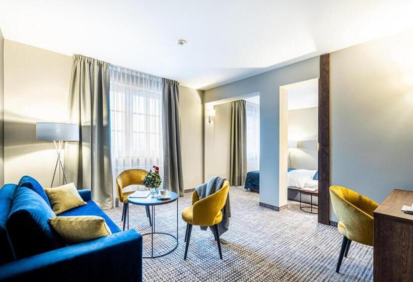 ホテル Sezony. Restauracja I