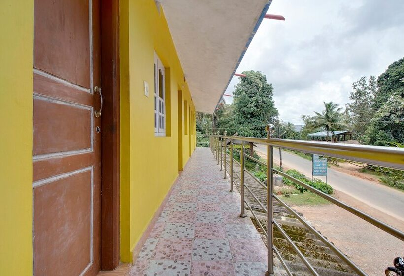 בית מלון כפרי Spot On 46700 Samrat Residency Agumbe