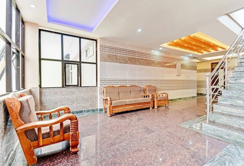 בית מלון כפרי Spot On 46956 Kalparukshaa Lodge