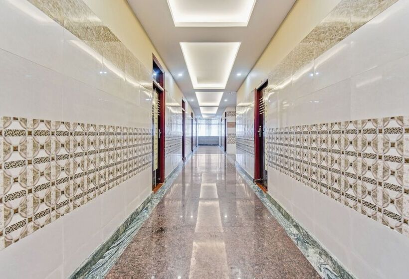 בית מלון כפרי Spot On 46956 Kalparukshaa Lodge