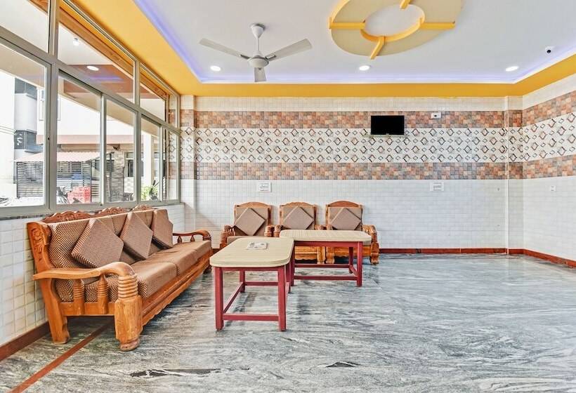 בית מלון כפרי Spot On 46956 Kalparukshaa Lodge