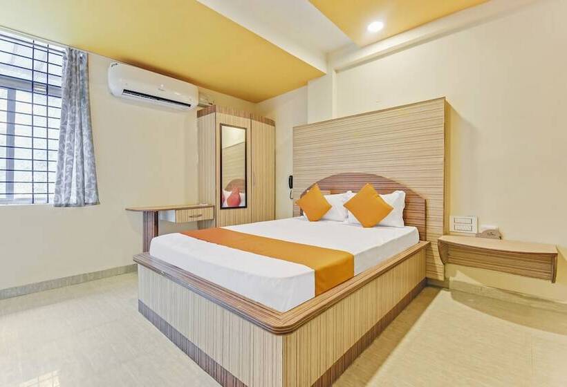 酒店 Spot On 46956 Kalparukshaa Lodge