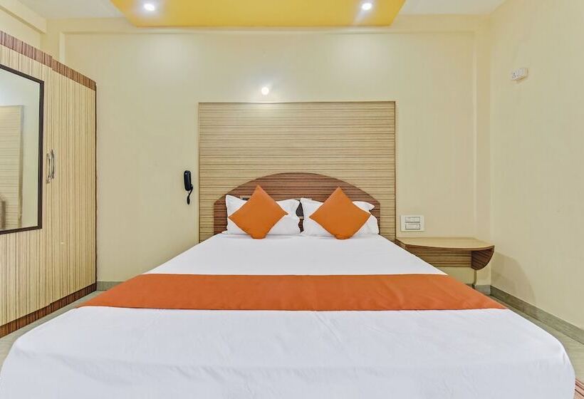 酒店 Spot On 46956 Kalparukshaa Lodge