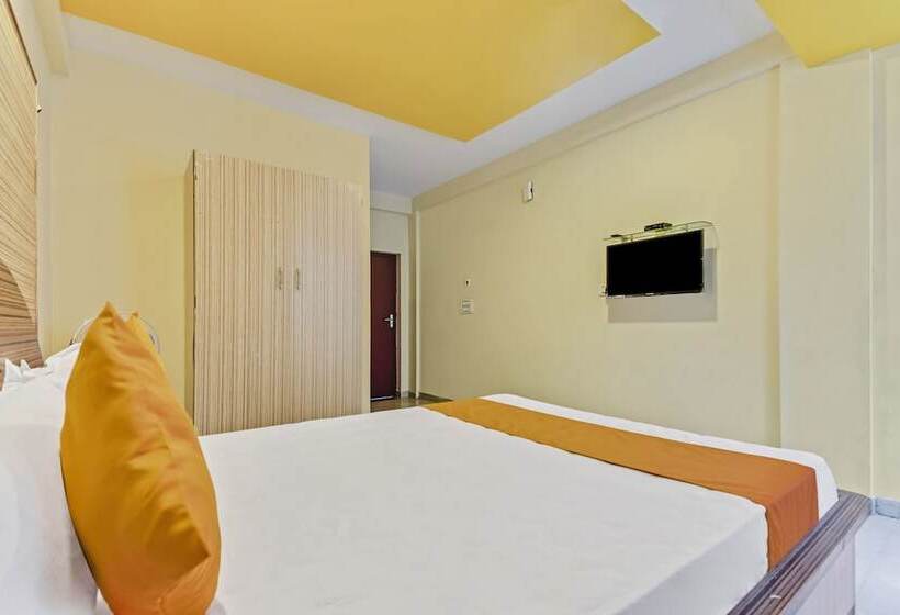 酒店 Spot On 46956 Kalparukshaa Lodge