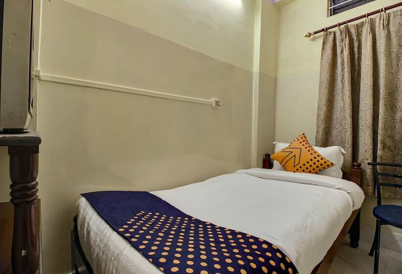 Spot On 60241 Hotel Hollywood